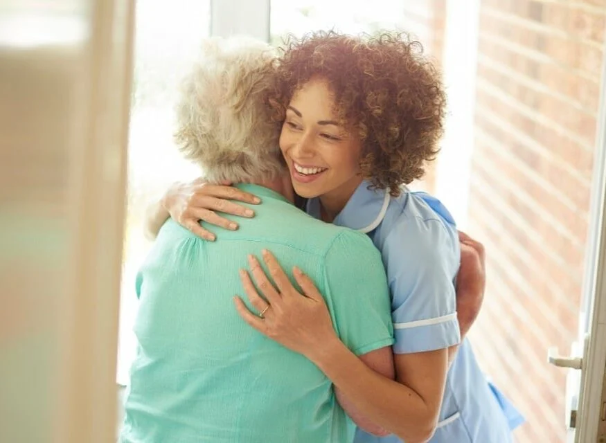 Senior Care Managers vs. Social Workers: How They Differ