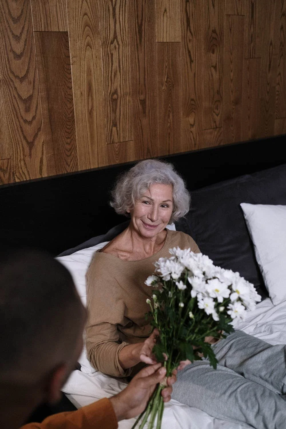Keeping Hope While Aging: 5 Ways to Support Seniors